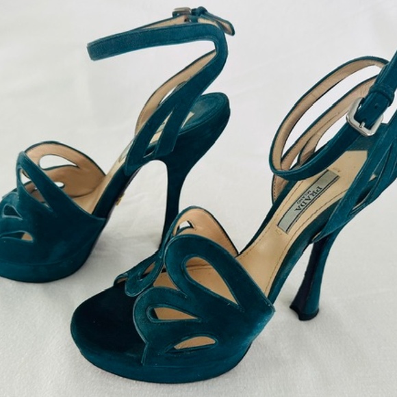 Vintage Prada suede cutout platform sandal - Picture 10 of 11